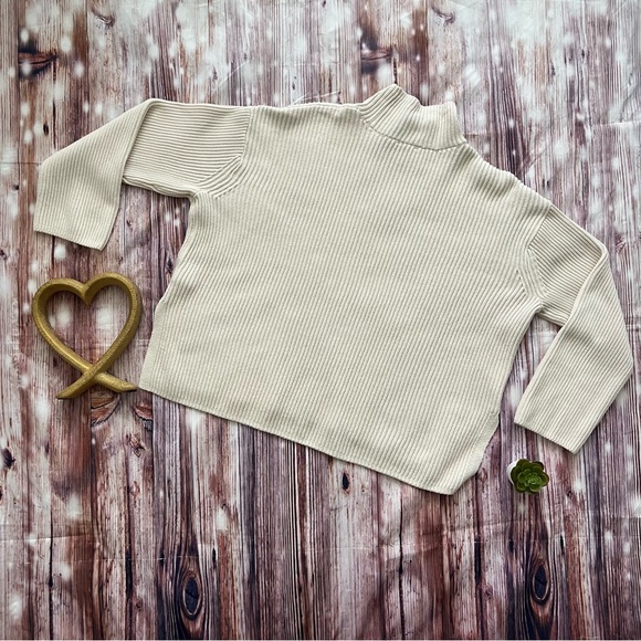 GAP Off-White Ribbed Knit Sweater - Picture 2 of 5